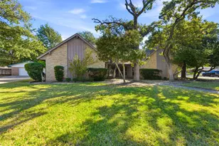 1709 Oakridge Dr, Pantego, TX 76013 - Photo 1