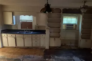 1070 15th St SE, Paris, TX 75460 - Photo 12