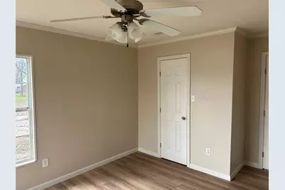 701 E Jefferson Avenue, Whitney, TX 76692 - Photo 10