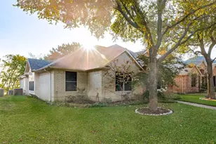 305 Parkhurst Ln, Allen, TX 75013 - Photo 2