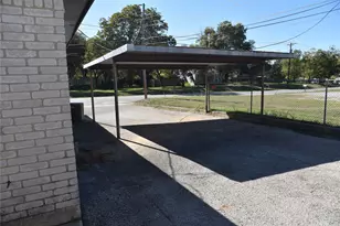 1001 Roky Ct, Fort Worth, TX 76114 - Photo 4