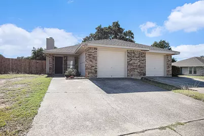 2112 Windhurst Drive, Arlington, TX 76015 - Photo 2