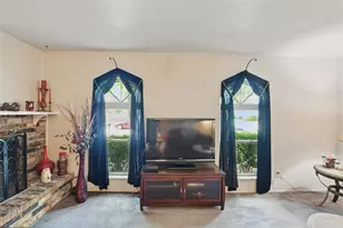 6318 Green Valley Dr, Garland, TX 75043 - Photo 4