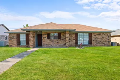 1013 Hunters Glen Drive, Mesquite, TX 75150 - Photo 2