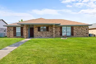 1013 Hunters Glen Dr, Mesquite, TX 75150 - Photo 2