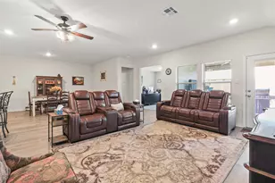 742 Buttercup Dr, Pilot Point, TX 76258 - Photo 4