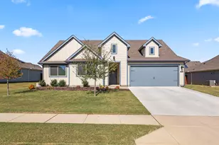 742 Buttercup Dr, Pilot Point, TX 76258 - Photo 2