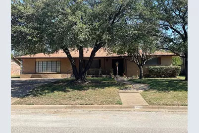 712 S Dixie Street, Eastland, TX 76448 - Photo 1