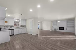 1917 Windlea Dr, Euless, TX 76040 - Photo 14