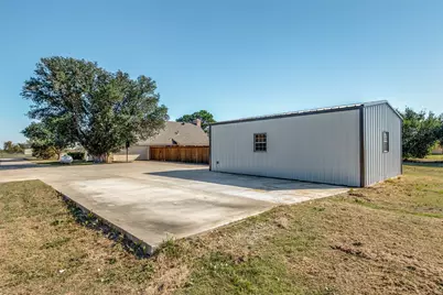 20240 Willow Glade Circle, Pilot Point, TX 76258 - Photo 10