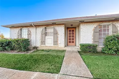 1 W Mountain Creek Drive, Grand Prairie, TX 75052 - Photo 2