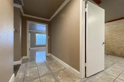 1 W Mountain Creek Drive, Grand Prairie, TX 75052 - Photo 4