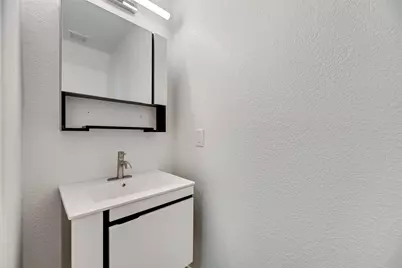 812 Isla Verde Plaza, Dallas, TX 75211 - Photo 18