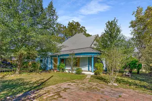 713 E College St, Terrell, TX 75160 - Photo 2