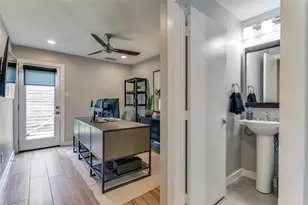 1925 California Dr, Dallas, TX 75204 - Photo 28