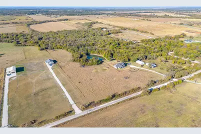 6821 County Road 302, Grandview, TX 76050 - Photo 4