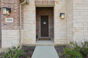 9316 Sandhills Dr, Lantana, TX 76226 - Photo 2