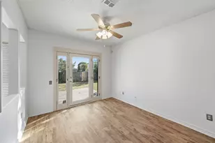 1504 Creek Bank Ln, Arlington, TX 76014 - Photo 6