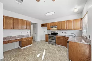 1504 Creek Bank Ln, Arlington, TX 76014 - Photo 8