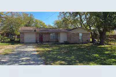 2000 S Stemmons Street, Sanger, TX 76266 - Photo 2