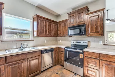 1732 Lawther Drive, River Oaks, TX 76114 - Photo 14