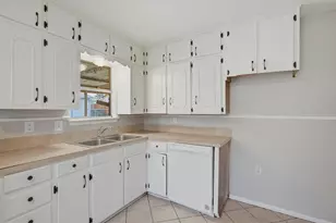 508 N Jordan St, Whitesboro, TX 76273 - Photo 12