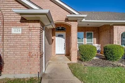 1125 Starling Court, Burleson, TX 76028 - Photo 4