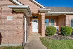 1125 Starling Ct, Burleson, TX 76028 - Photo 4