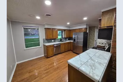 106 Jefferson Avenue, DeSoto, TX 75115 - Photo 4