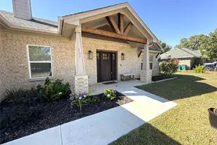 702 Pillar St, Bowie, TX 76230 - Photo 2