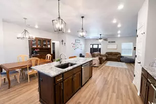 702 Pillar St, Bowie, TX 76230 - Photo 12