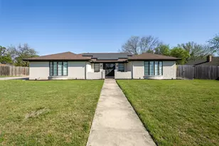 108 Haywood Dr, Benbrook, TX 76126 - Photo 2