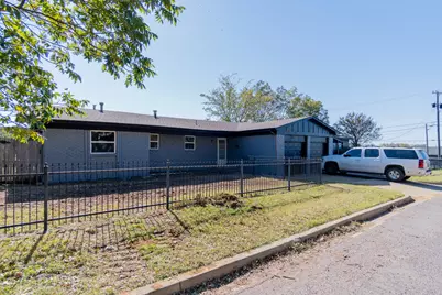 4200 Kenwood Court, Fort Worth, TX 76103 - Photo 2