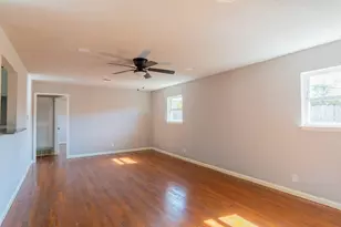 4200 Kenwood Ct, Fort Worth, TX 76103 - Photo 4