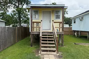 613 24th St, Dickinson, TX 77539 - Photo 8