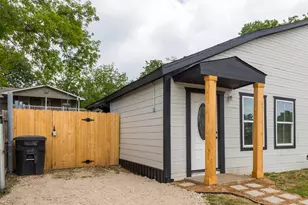 203 Park St, Cleburne, TX 76031 - Photo 2