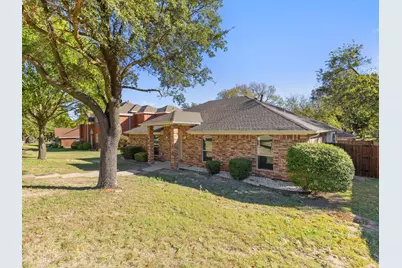 612 Desoto Drive, DeSoto, TX 75115 - Photo 2