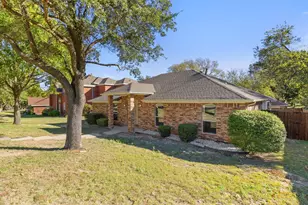 612 De Soto Dr, DeSoto, TX 75115 - Photo 2