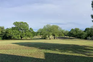 142 Hickory Valley Ln, Waco, TX 76705 - Photo 2