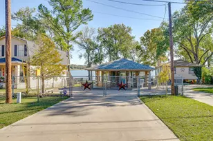 1231 E Lake Dr, Weatherford, TX 76087 - Photo 2