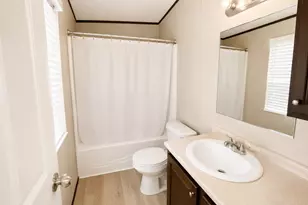5421 Lake View Dr, Granbury, TX 76048 - Photo 8