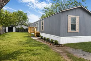 5421 Lake View Dr, Granbury, TX 76048 - Photo 1
