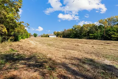 823 Saunders, Trenton, TX 75490 - Photo 8