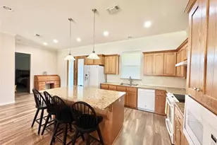 318 E 4th St, Lindsay, TX 76250 - Photo 8