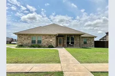 318 E 4th Street, Lindsay, TX 76250 - Photo 1
