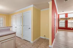 832 Beechcraft Ave, Grand Prairie, TX 75051 - Photo 20