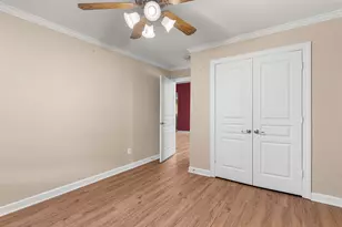 832 Beechcraft Ave, Grand Prairie, TX 75051 - Photo 10