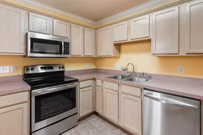 832 Beechcraft Avenue, Grand Prairie, TX 75051 - Photo 18