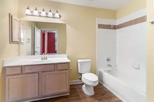 832 Beechcraft Ave, Grand Prairie, TX 75051 - Photo 16