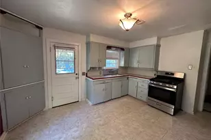 1014 Hillcrest St, Denton, TX 76201 - Photo 2